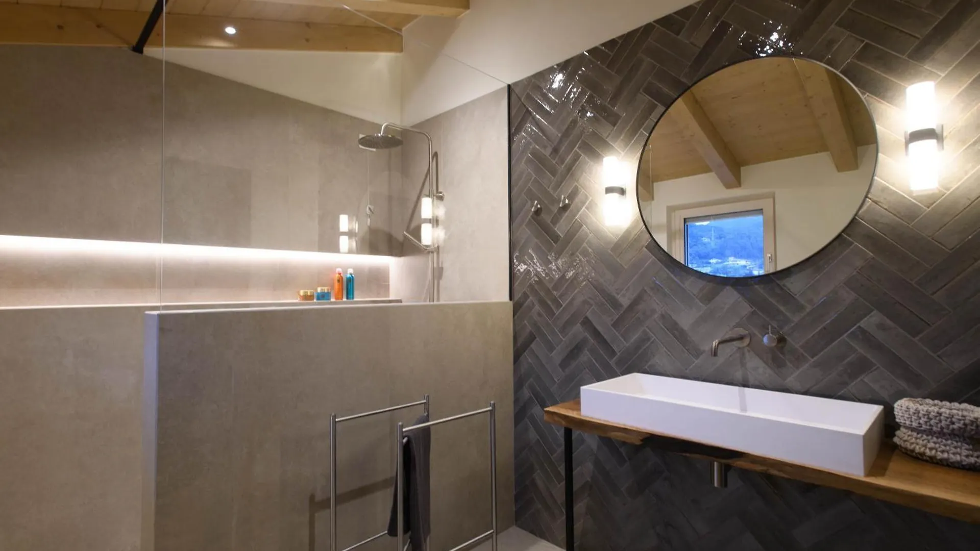 Bed & Breakfast Gardazen Suites - Luxury - Adults Only Caprino Veronese Italy